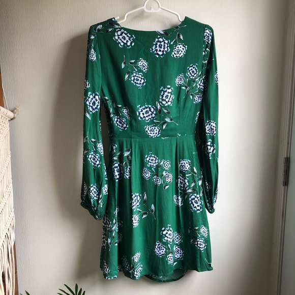 CUPCAKES & CASHMERE Green Wrap Floral Dress, Size 2 - Picture 8 of 8
